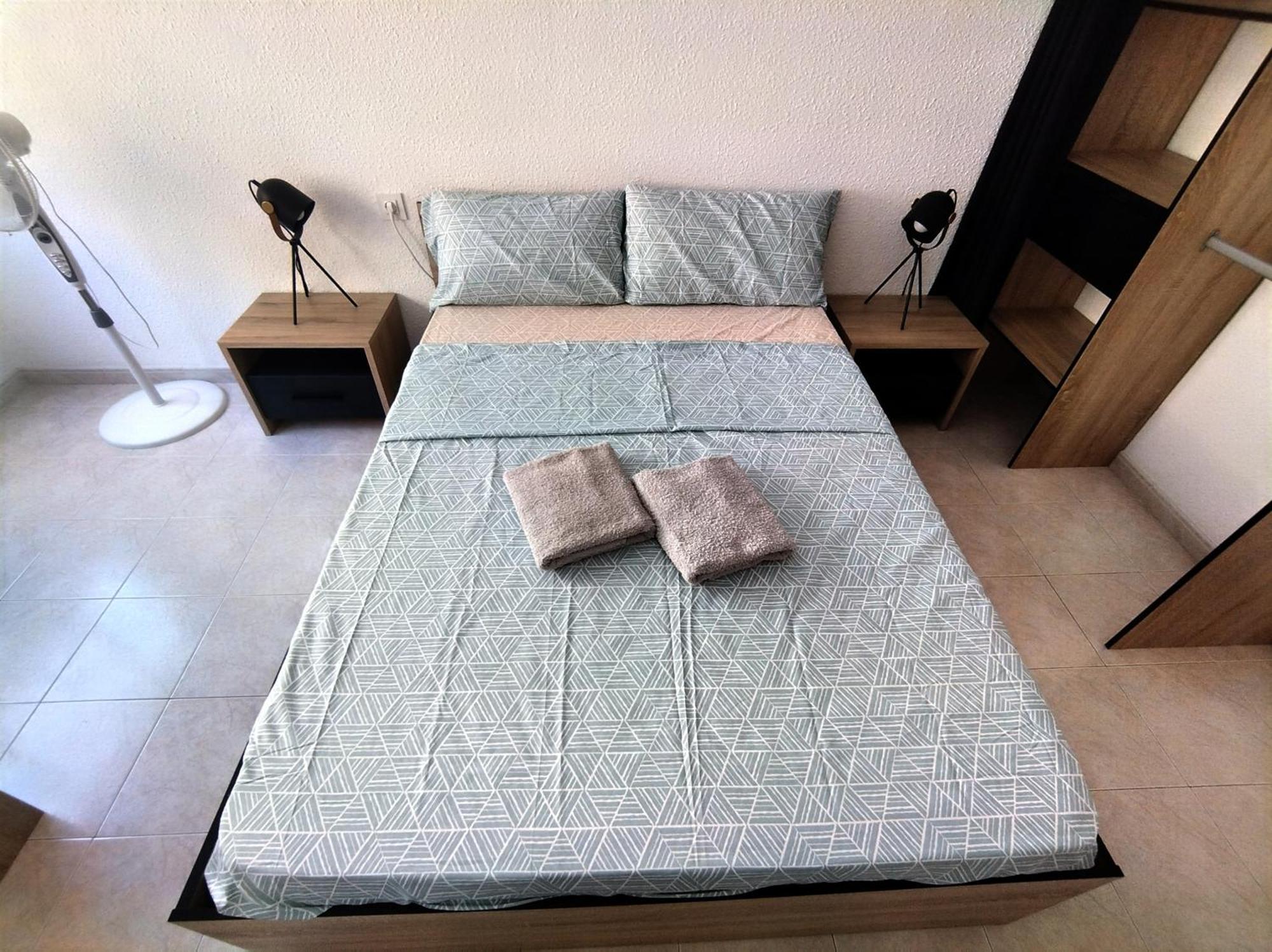 Habitaciones En Apartamento Compartido W Host Alicante Bagian luar foto