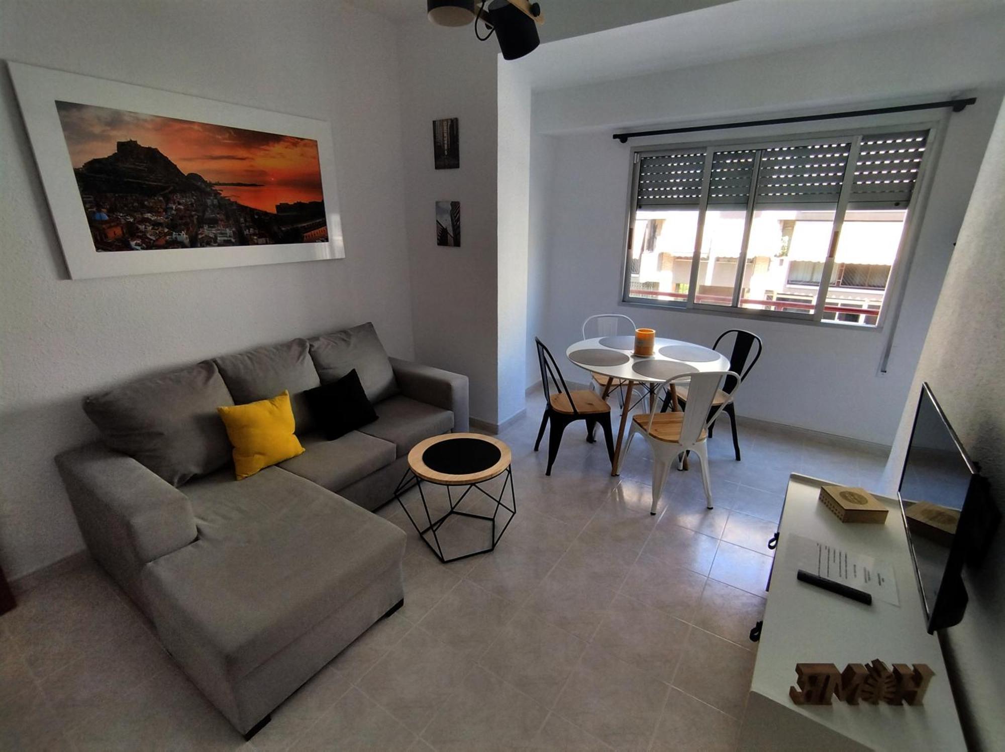 Habitaciones En Apartamento Compartido W Host Alicante Bagian luar foto